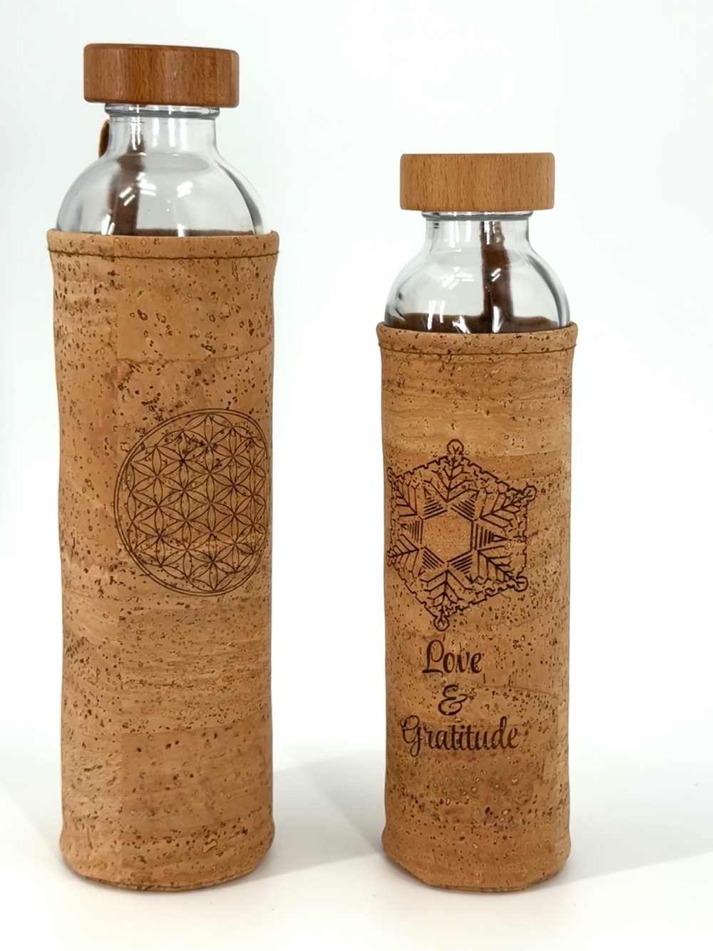 NWT 2 Flaska BPA-free, eco-conscious Glass Bottles w/natural cork sleeves